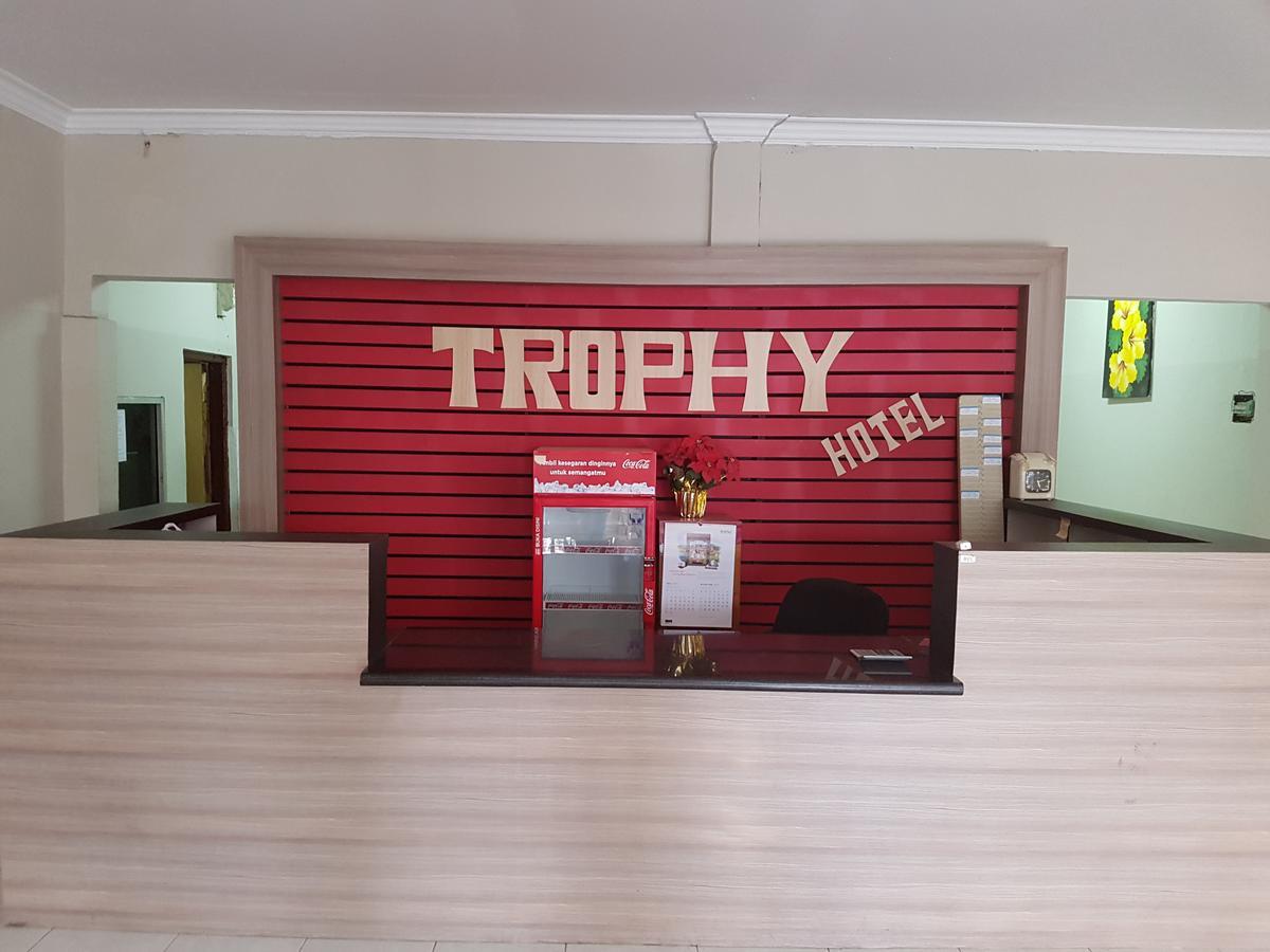 Trophy Hotel Sumbawa Besar Kültér fotó